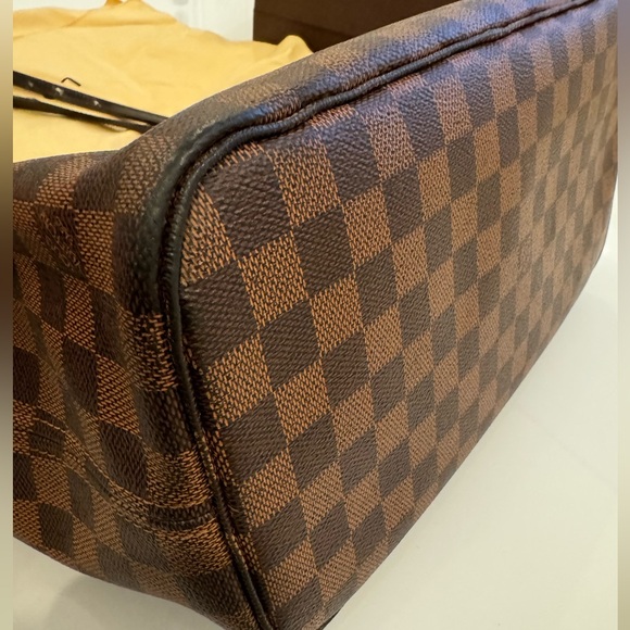 Louis Vuitton Neverfull MM tote in Damier Ebene canvas - Picture 10 of 12